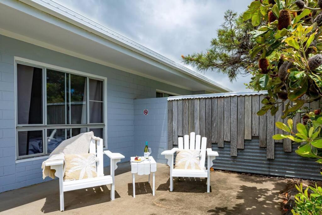 Puppies&Pancakes At Innes Park Opp Park&Beach Dogs Welcome Inside Pemberton Exterior foto