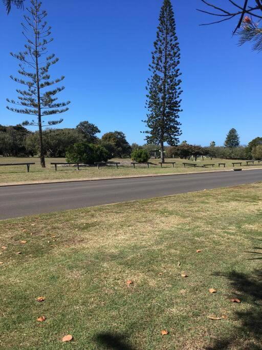 Puppies&Pancakes At Innes Park Opp Park&Beach Dogs Welcome Inside Pemberton Exterior foto