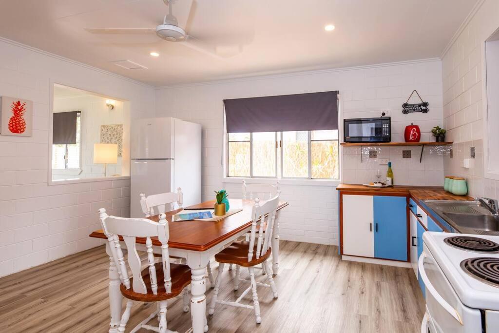 Puppies&Pancakes At Innes Park Opp Park&Beach Dogs Welcome Inside Pemberton Exterior foto